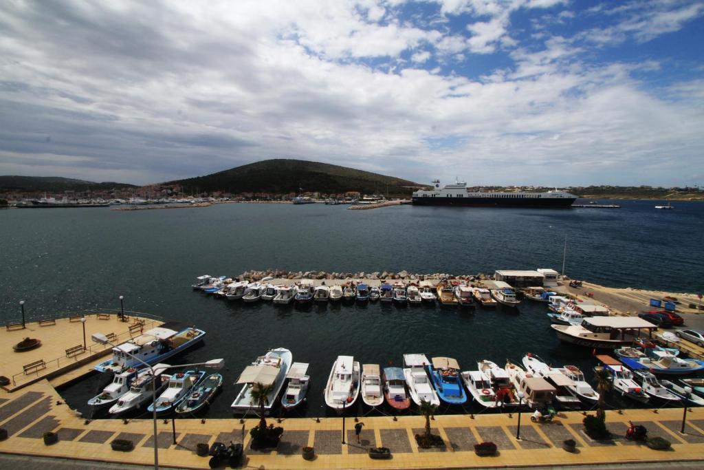 Larimar Boutique Hotel Çeşme Exteriör bild