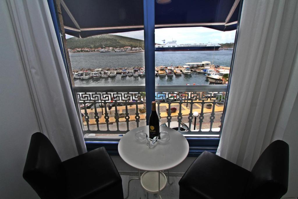 Larimar Boutique Hotel Çeşme Exteriör bild