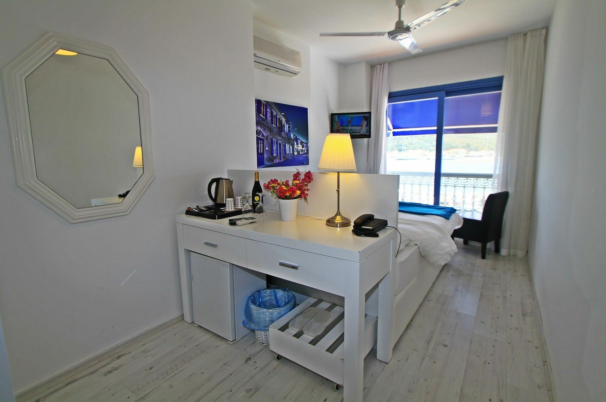 Larimar Boutique Hotel Çeşme Exteriör bild