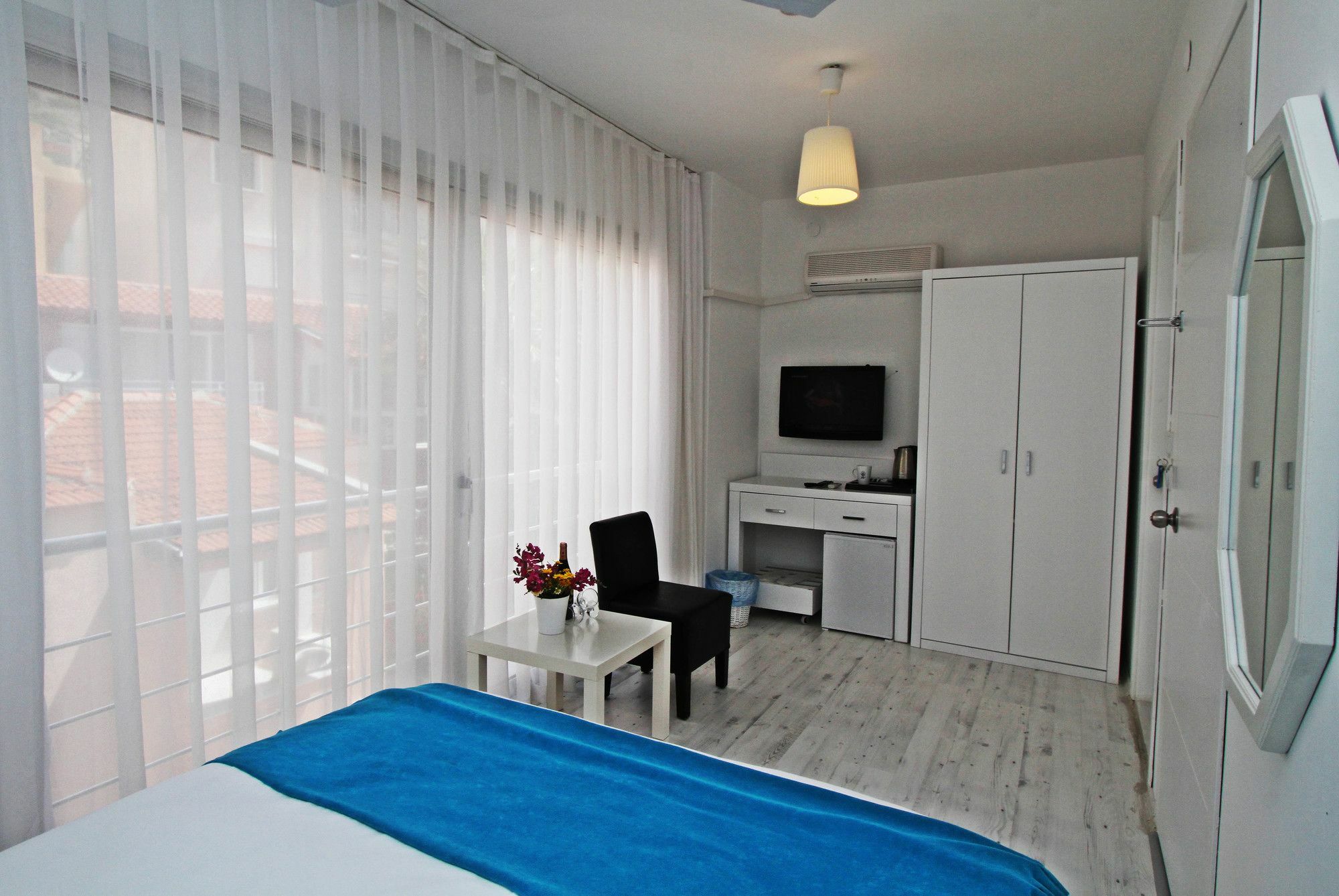 Larimar Boutique Hotel Çeşme Exteriör bild